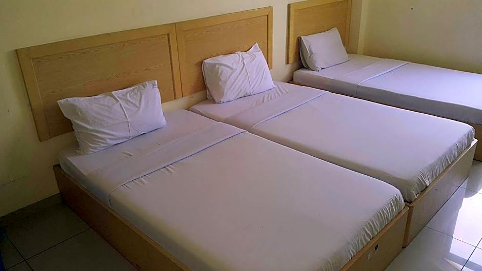 OYO 301 River Inn Hotel