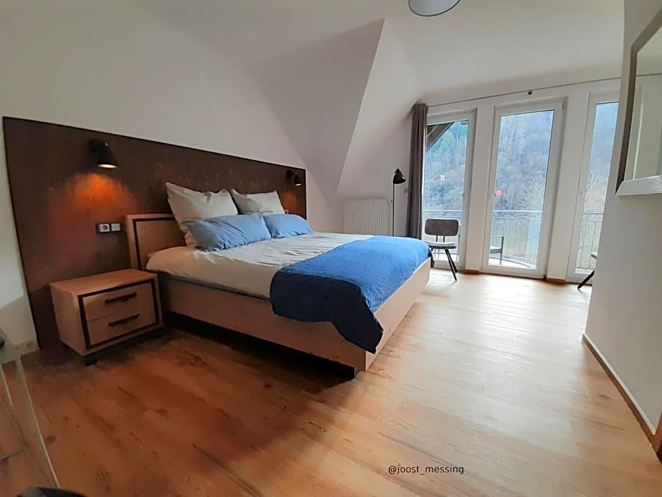 Haus Moselliebe B&B