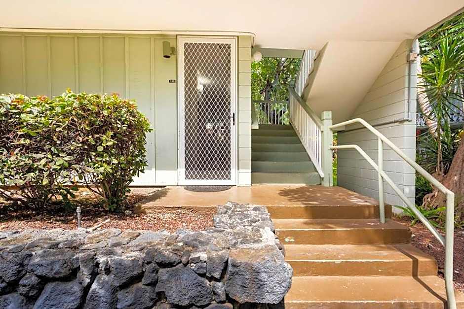 DOWNTOWN HAWAIIAN PARADISE CONDO with Hot Tub, Pool & Beach - Kona Islander Inn