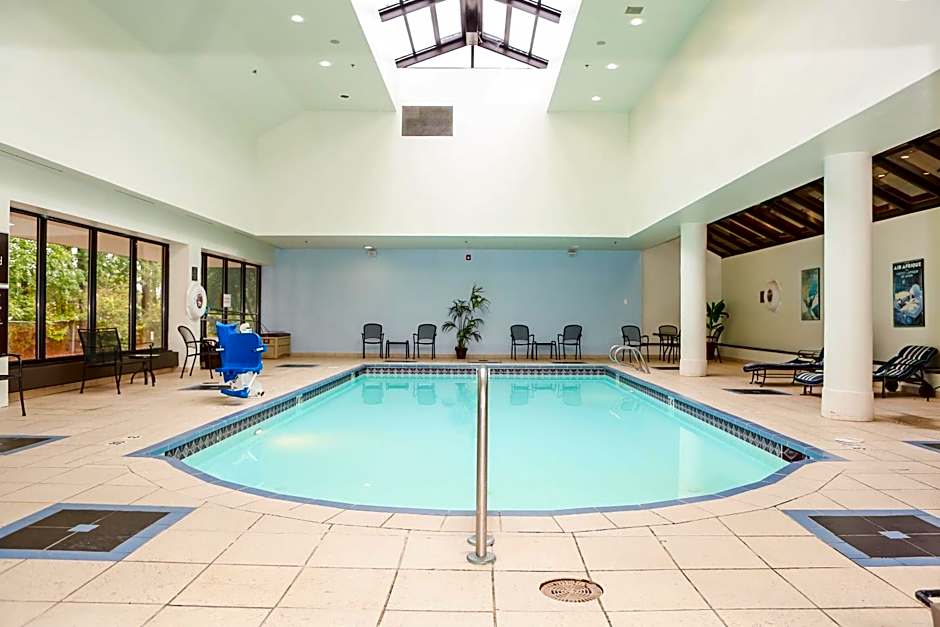 Crowne Plaza Virginia Beach Town Center by IHG