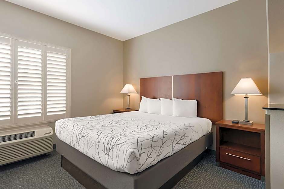 Best Western Lania Garden Inn & Suites