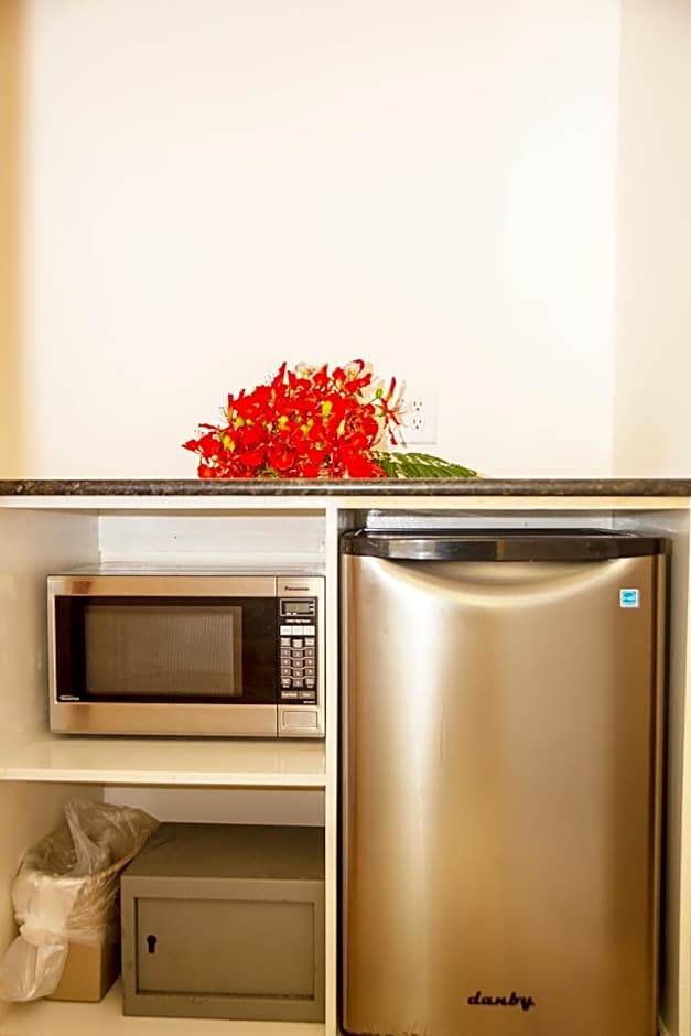 Orange Hill Beach Inn