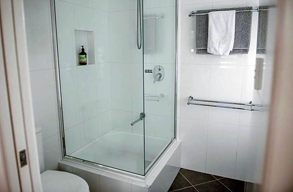 Surfside Cudmirrah Beach