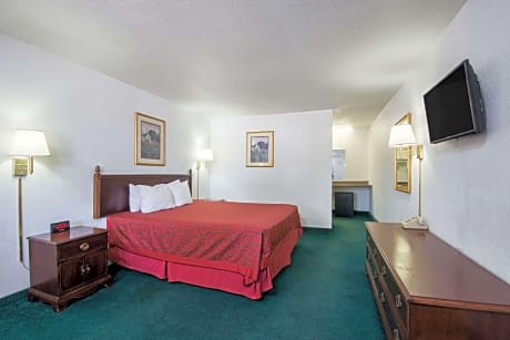 1 King Bed, Smoking