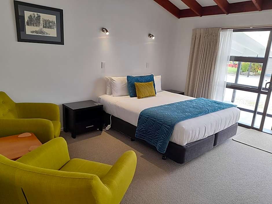 Photo 1 of 50 of Lake Matheson Motel