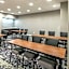 La Quinta Inn & Suites by Wyndham Arlington North Six Flags Drive