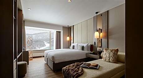 Three-Bedroom King Suite with Annupuri View