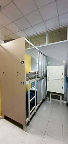 Bunk Bed in Mixed Dormitory Room