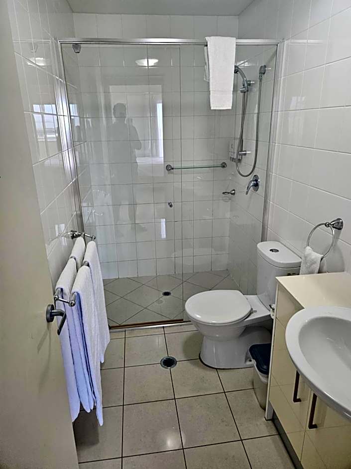 Gladstone City Central Apartment Hotel Official