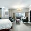 Wyndham Garden Baronne Plaza