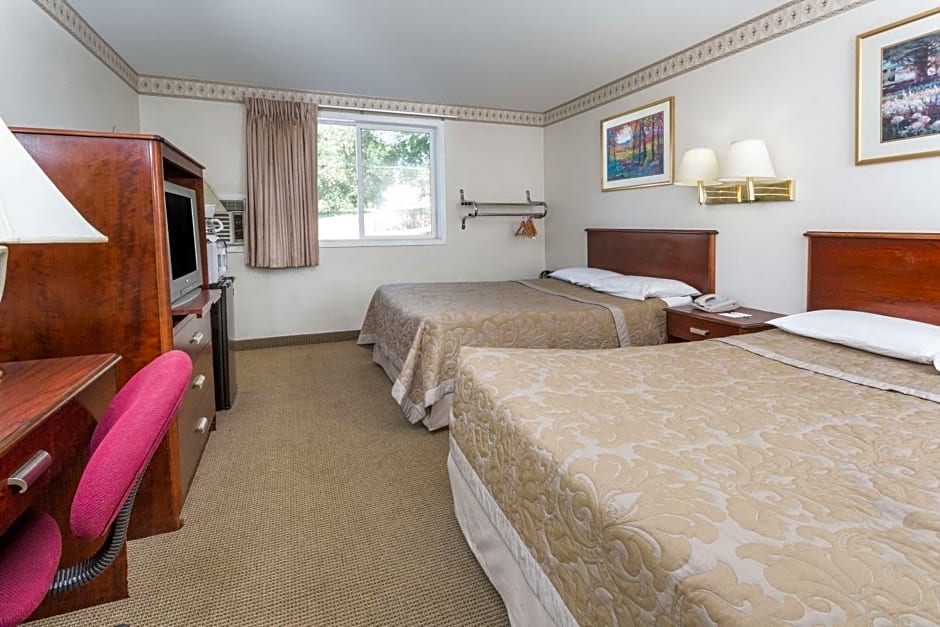 Super 8 by Wyndham Colorado Springs/Chestnut Street