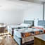 Hotel R