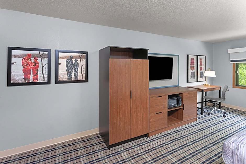 AmericInn by Wyndham West Salem