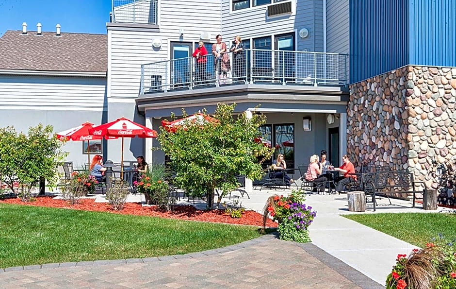 Park Point Marina Inn