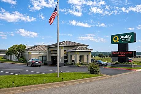 Quality Inn & Suites Moline - Quad Cities