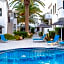 Flamingos Hotel