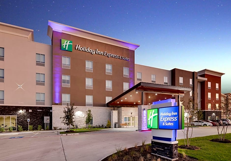 Holiday Inn Express & Suites - Plano - The Colony