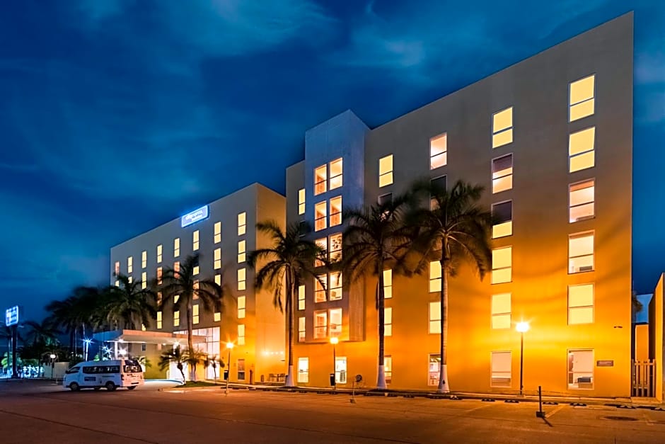 City Express by Marriott Ciudad del Carmen