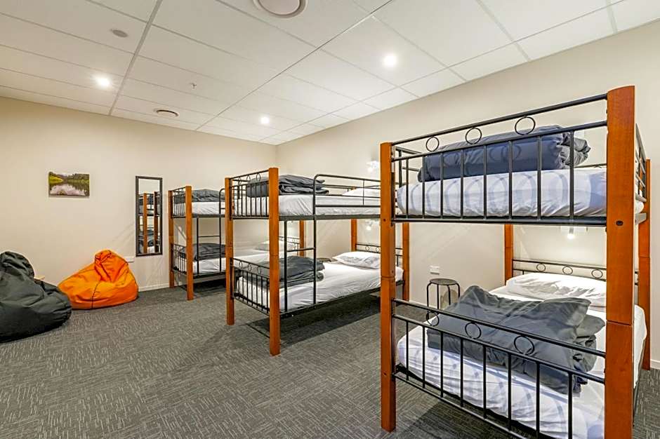 Rock Solid Backpackers Rotorua