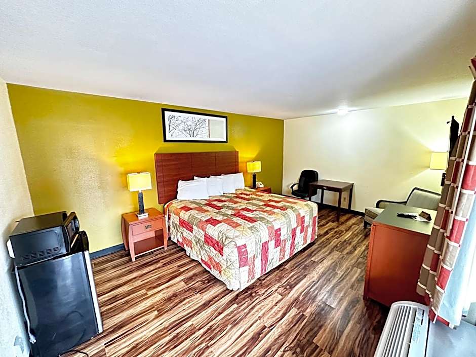 Photo 1 of 5 of 1 King Bed