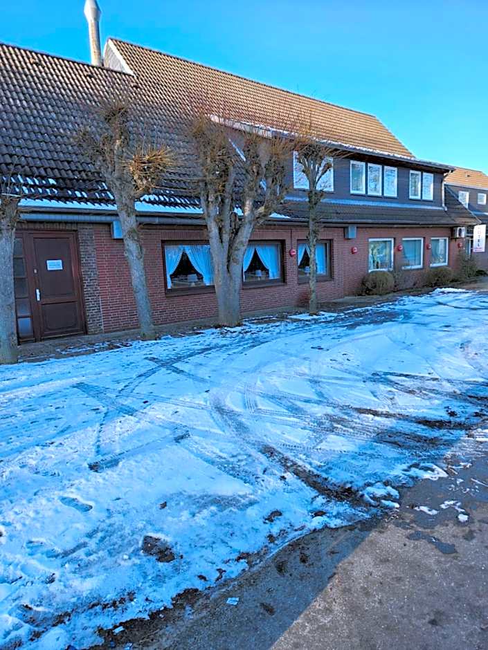 Hotel & Restaurant Heidekrug in Pinneberg, Free Parking and WiFi