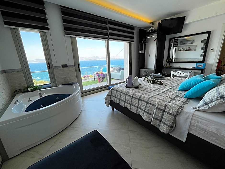 Foto 1 di 18 di Deluxe, Sea View