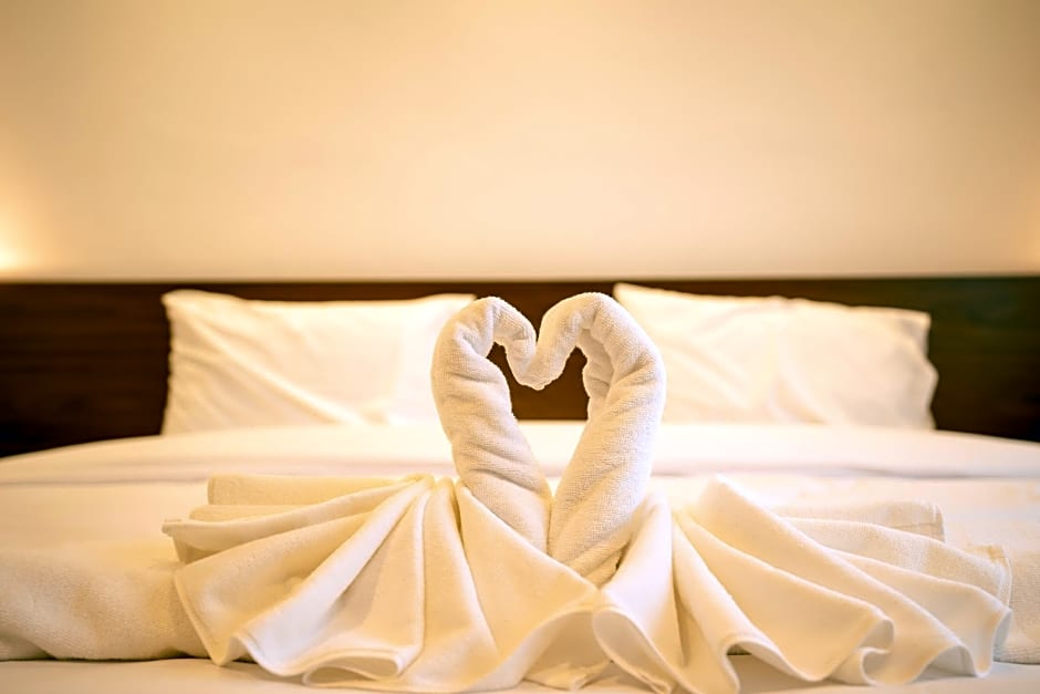 Intouch Riverside Hotel