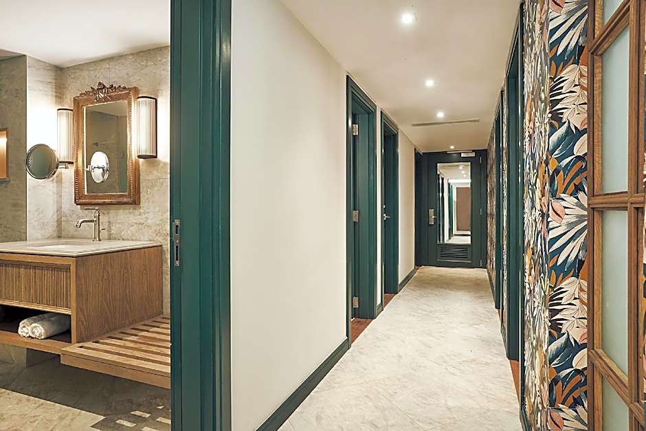 Paradise Cove Boutique Hotel