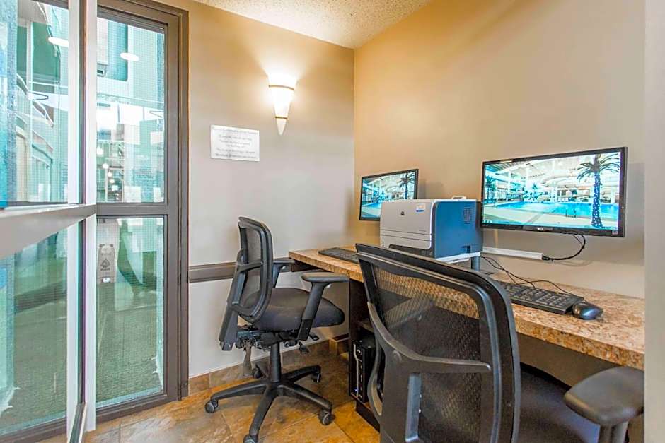 Seven Oaks Hotel Regina