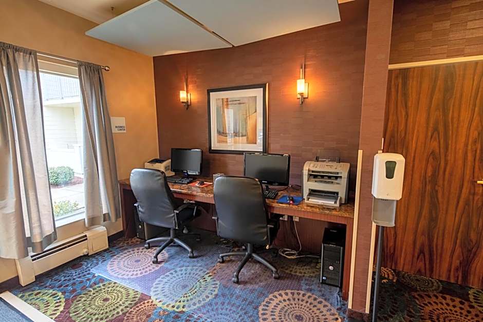 Holiday Inn Express Hotel & Suites Pittsburgh Airport By IHG