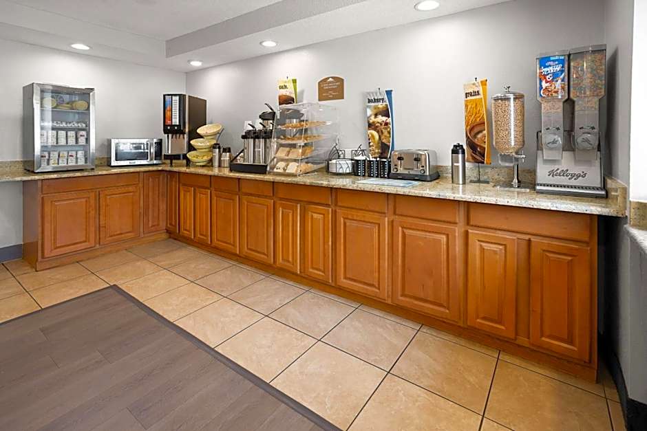 Microtel Inn By Wyndham Albany Airport