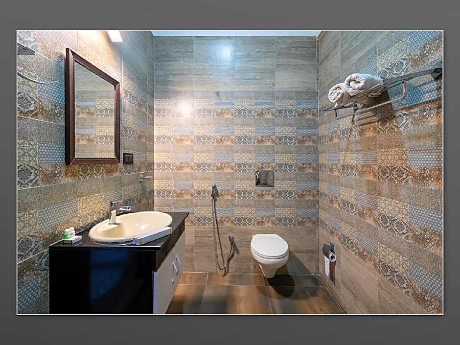 Periyar Mountain Palace by Thavika, Thekkady