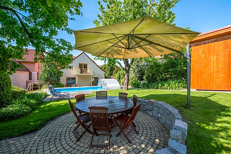 Hotel Garni Pod Skalkou
