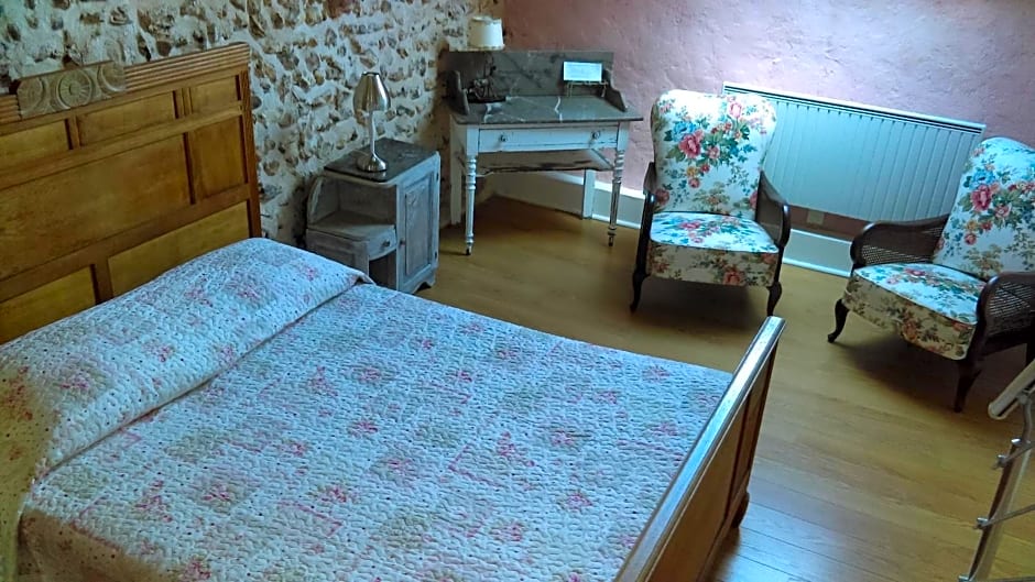 3 Roses – Villeneuve-sur-Yonne, NV