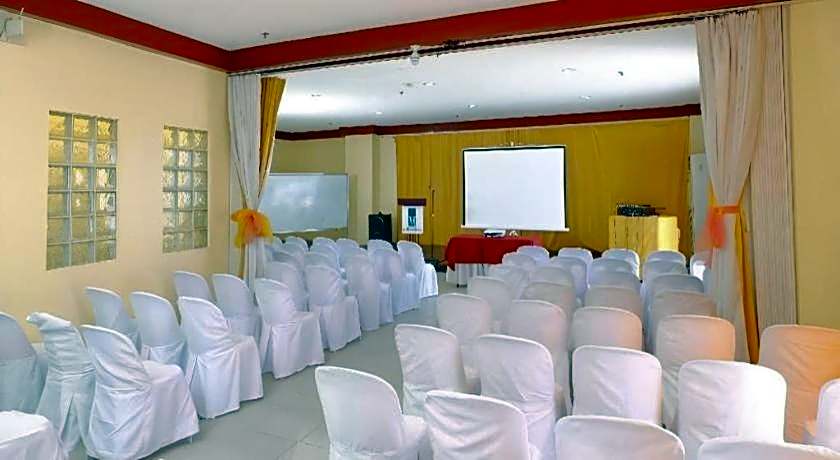 OYO 187 The Maxwell Hotel
