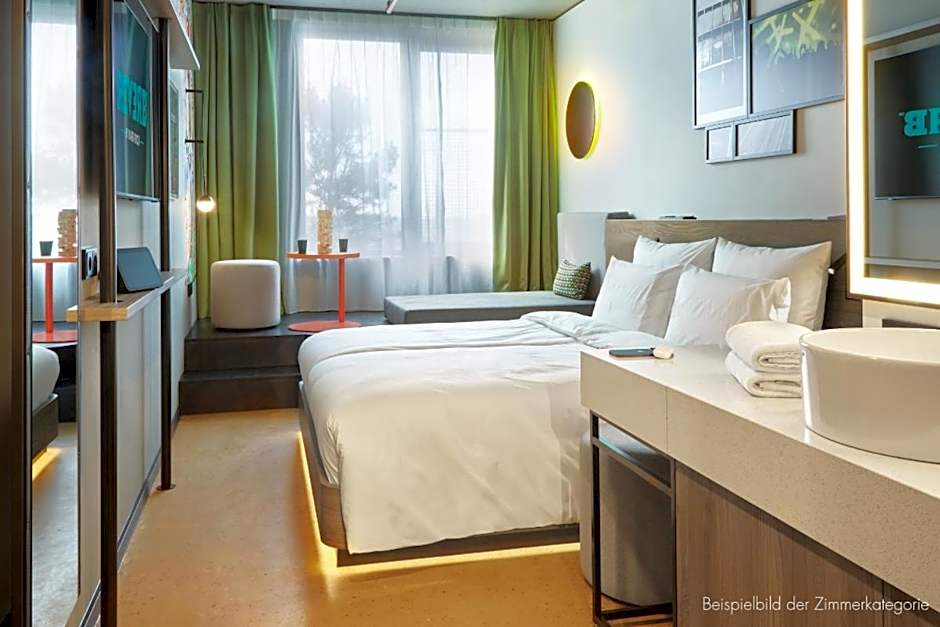 REVERB by Hard Rock Hamburg