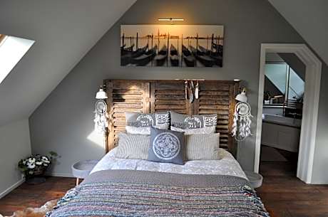 Deluxe Double Room with Bath