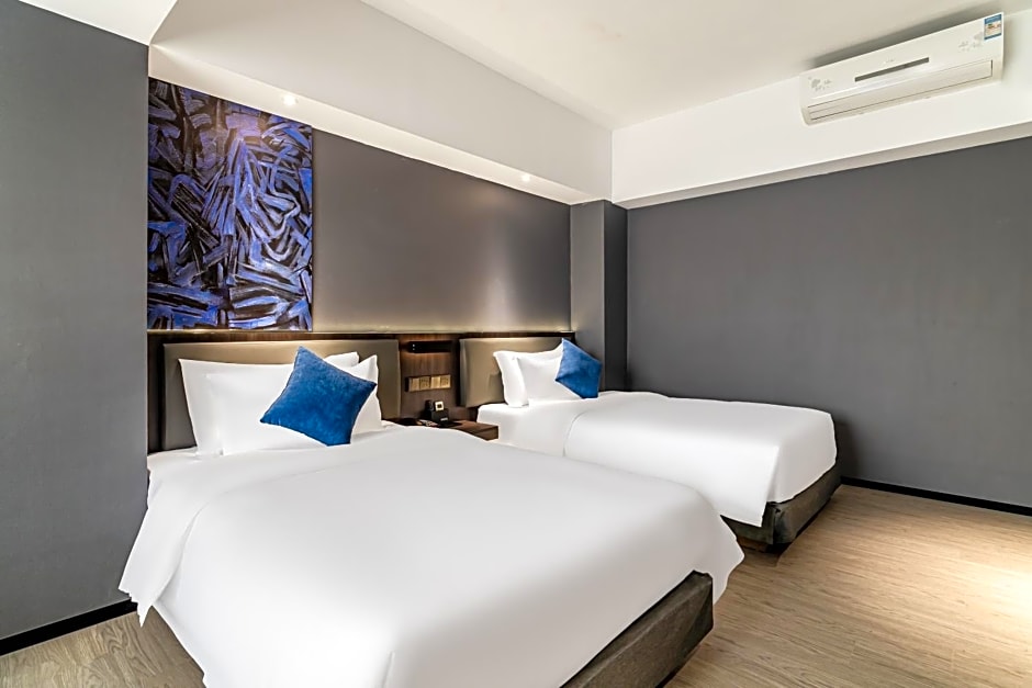 Insail Hotels (Guangyuanxincun Jingtai Pedestrian Street Guangzhou)