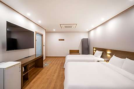 Junior Suite with Mountain View