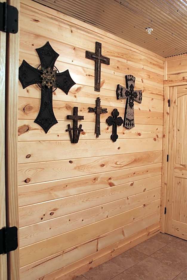 Samantha's Timber Inn