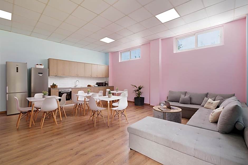 Local Hostel & Suites