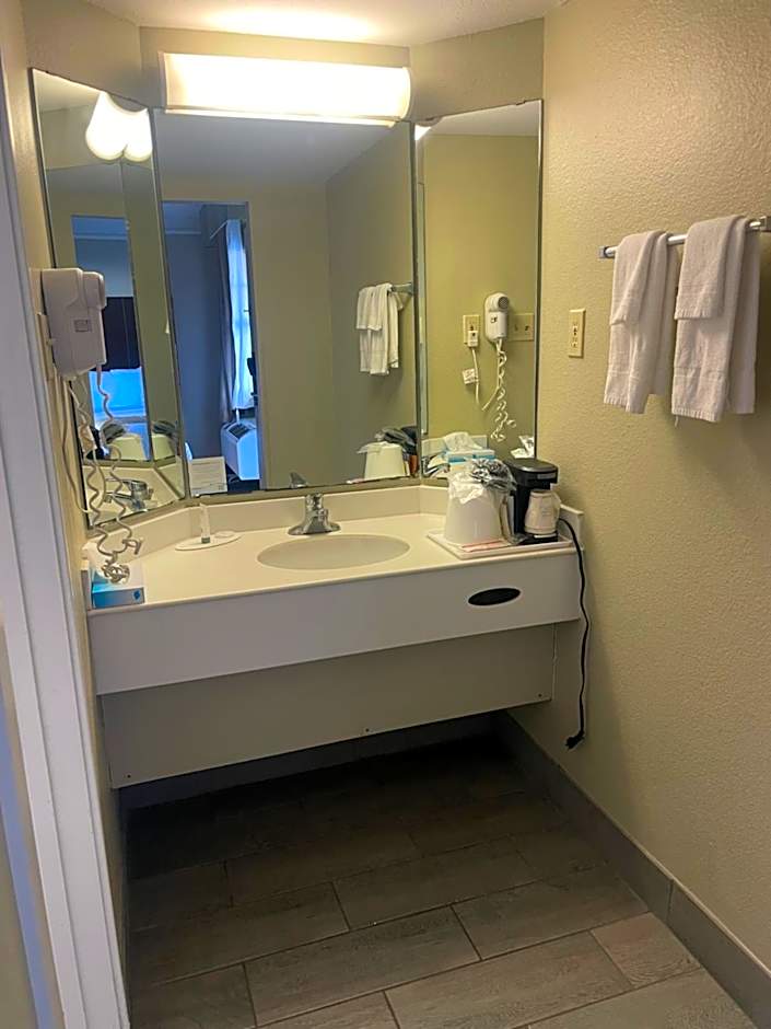Quality Inn & Suites Tuscaloosa near University