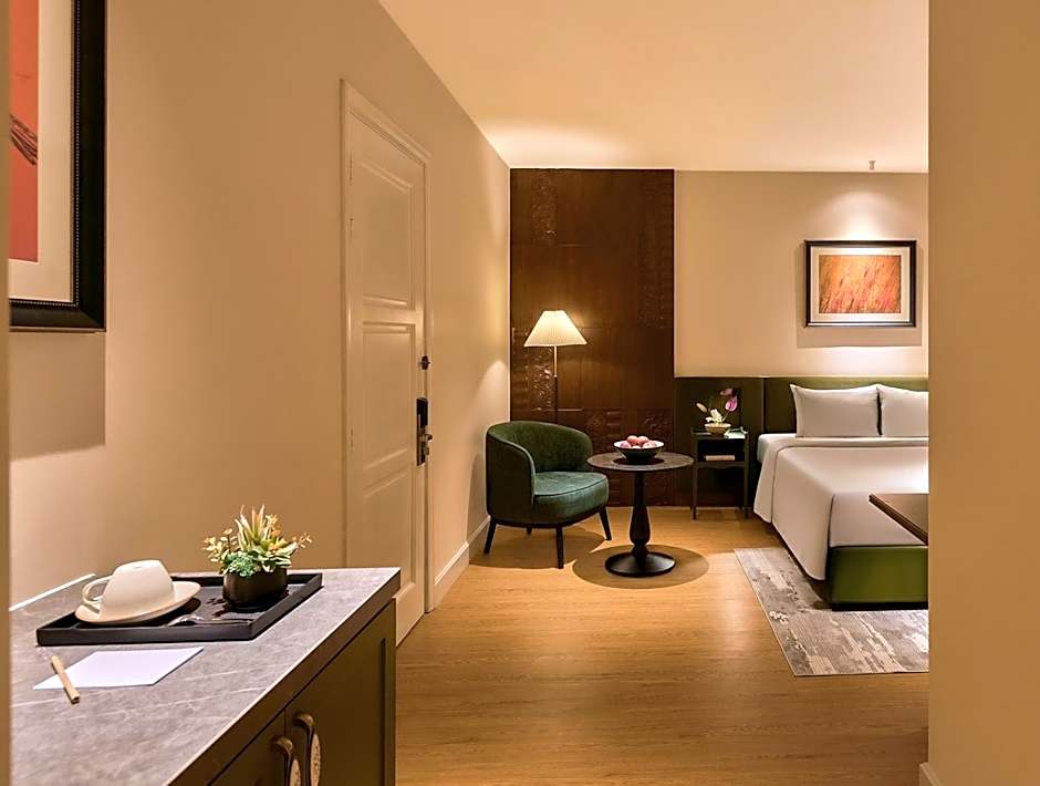 Photo 1 of 5 of Superior 1 Queen Bed
