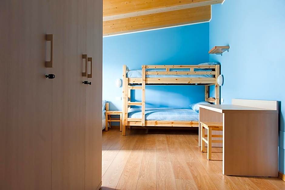 Hostel L'Ost - Ostello di Grumes