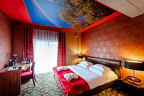 Red Business Apartment