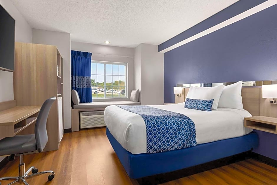 Microtel Inn & Suites Lincoln