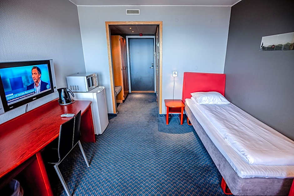 F2 Hotel