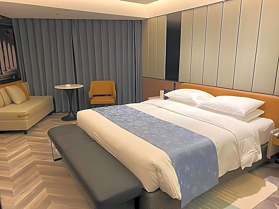 Emperor Hotel
