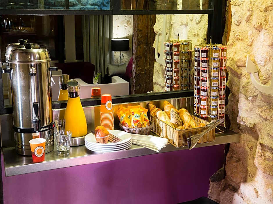 Hotel Jacques De Molay