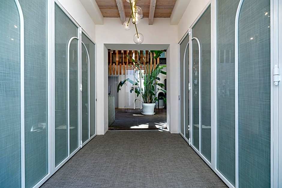 Aristoy - by Grupo Tribu